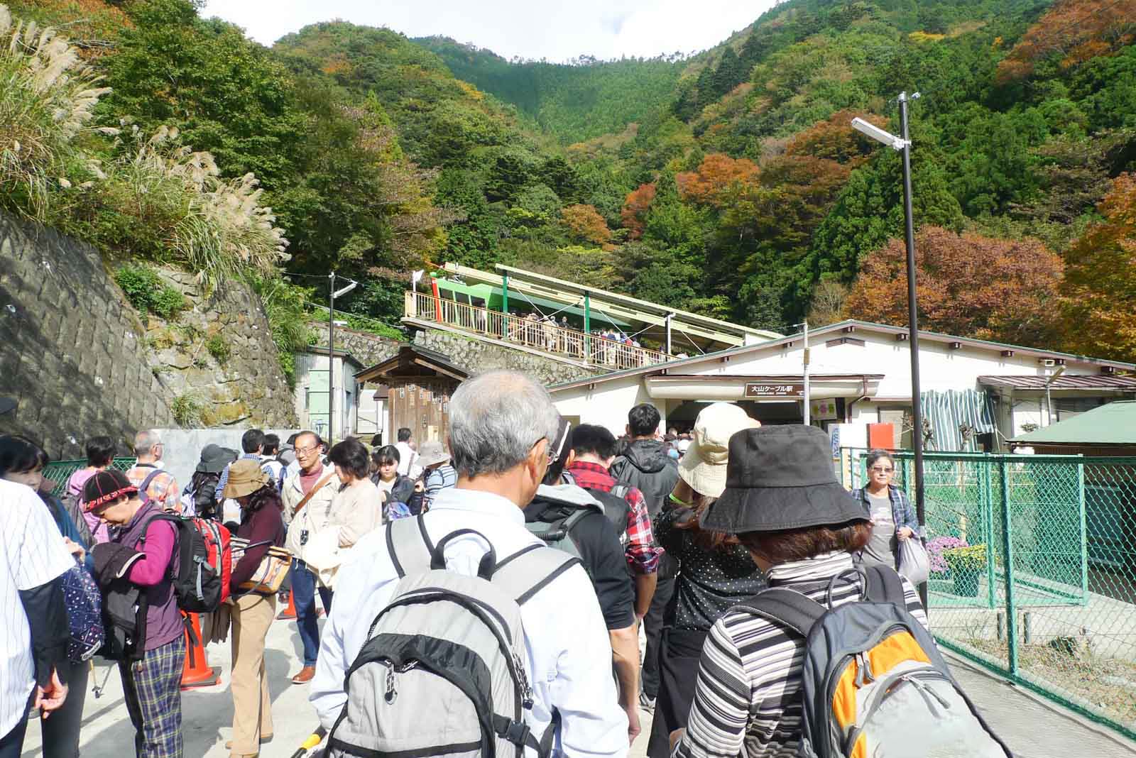大山ケーブルカー待ち１