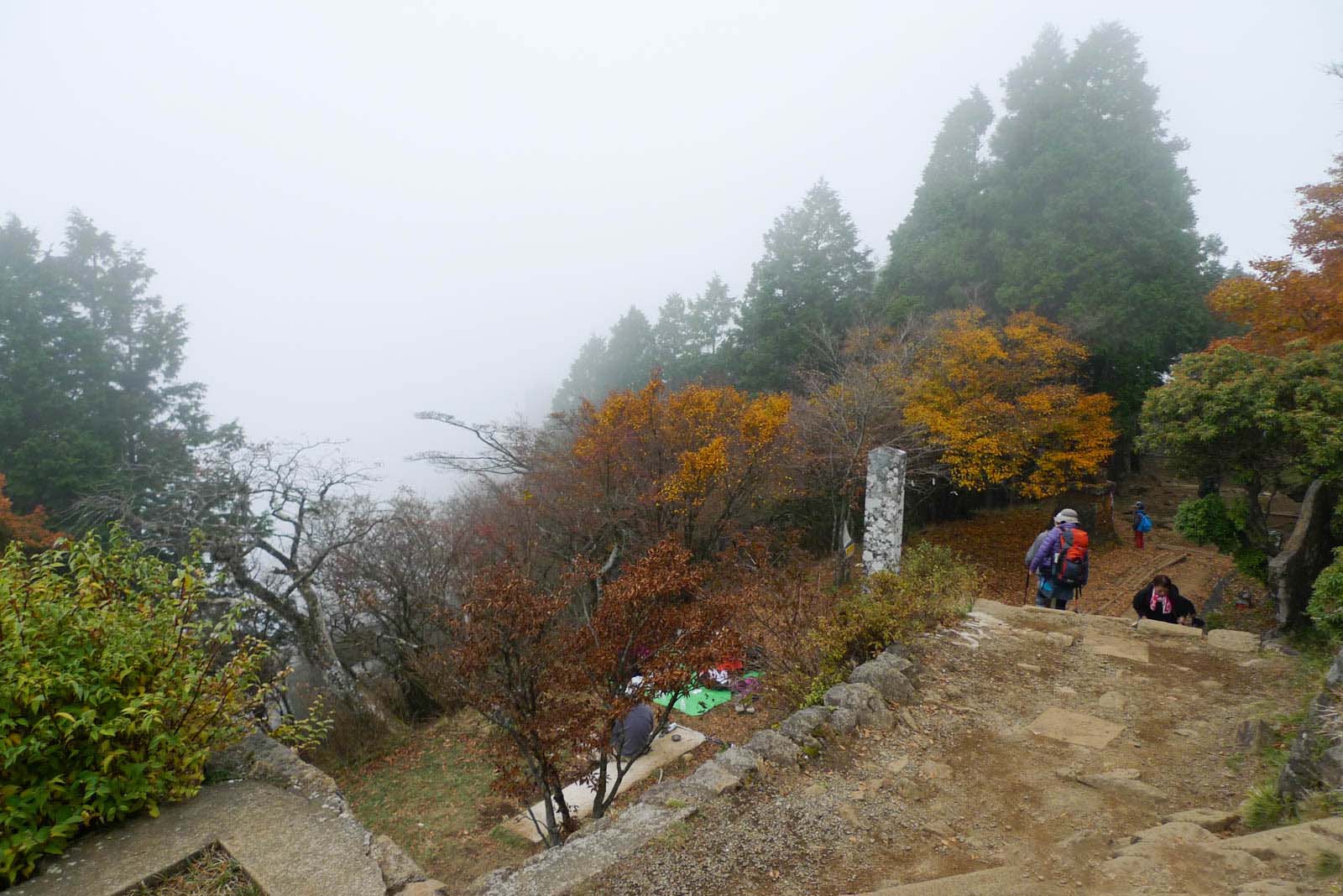 大山頂上の様子