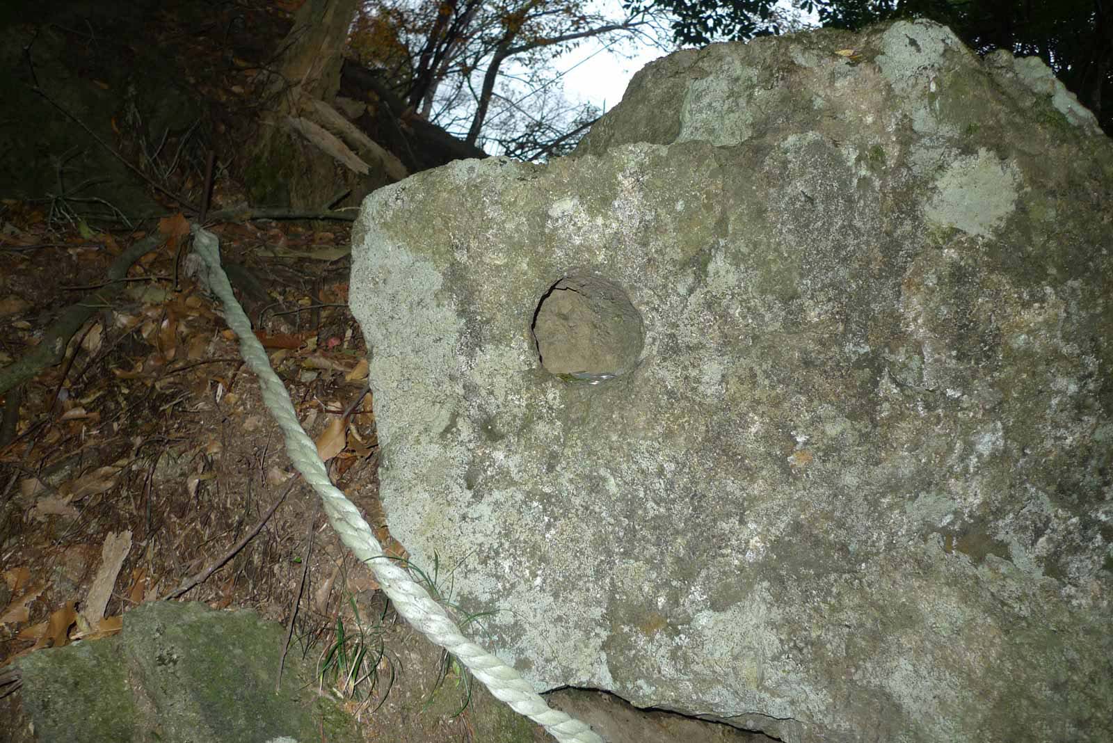天狗の鼻突き岩