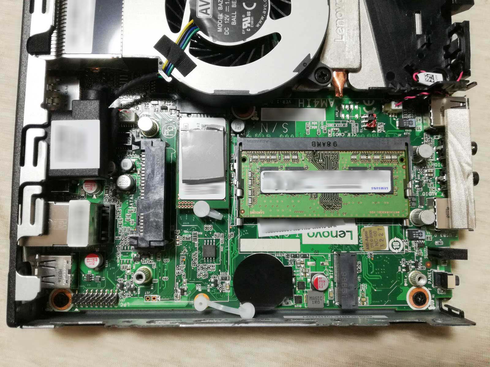 2.5インチのマウンタを外した状態