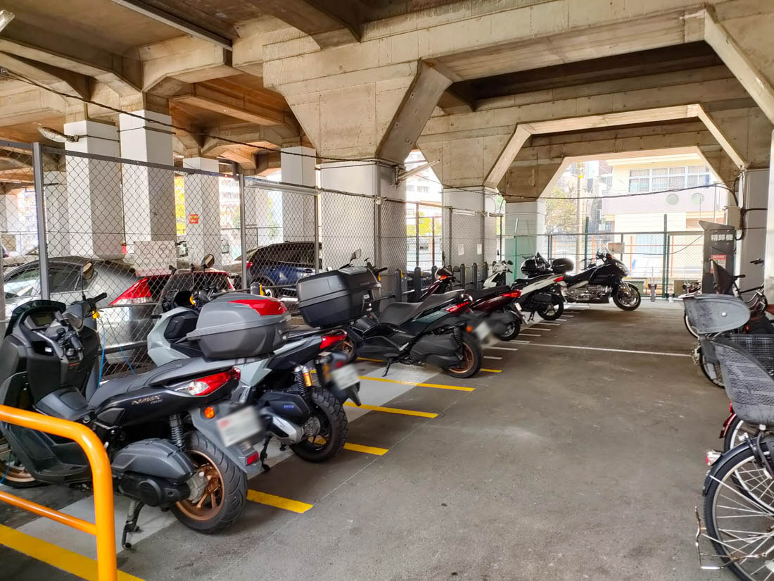 駐車場駐輪場の様子