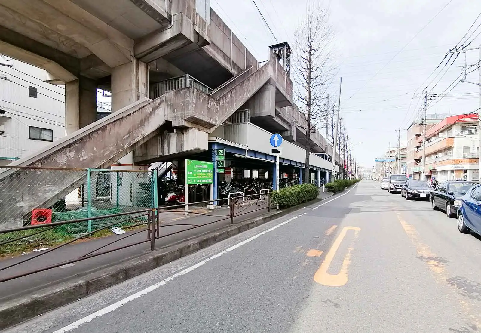 南武沿線道路側入り口